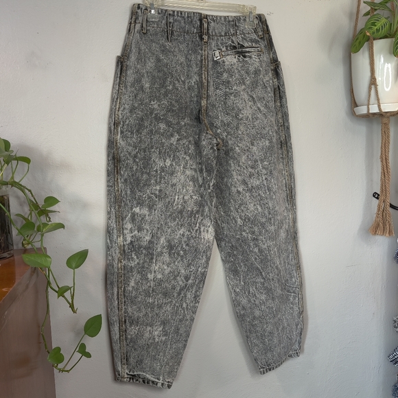 Vintage Acid Wash Relaxed Black Jeans - Picture 4 of 6